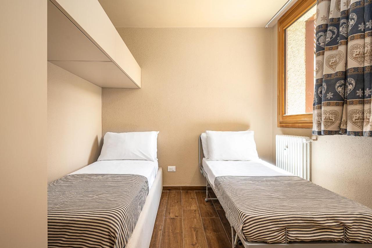 Hemeras Boutique Homes : Apartment 200M From The Skylift ブレウイル・チェルヴィナイア エクステリア 写真
